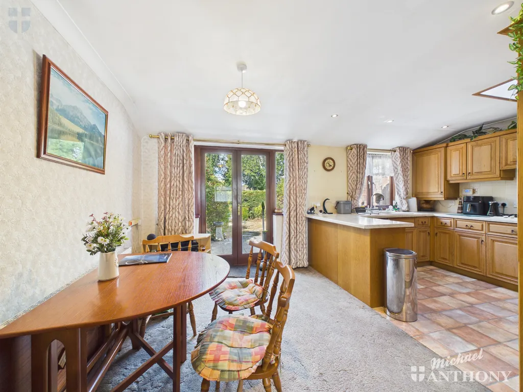 Dover Hedge, Aylesbury, HP21 7AH, photo 11