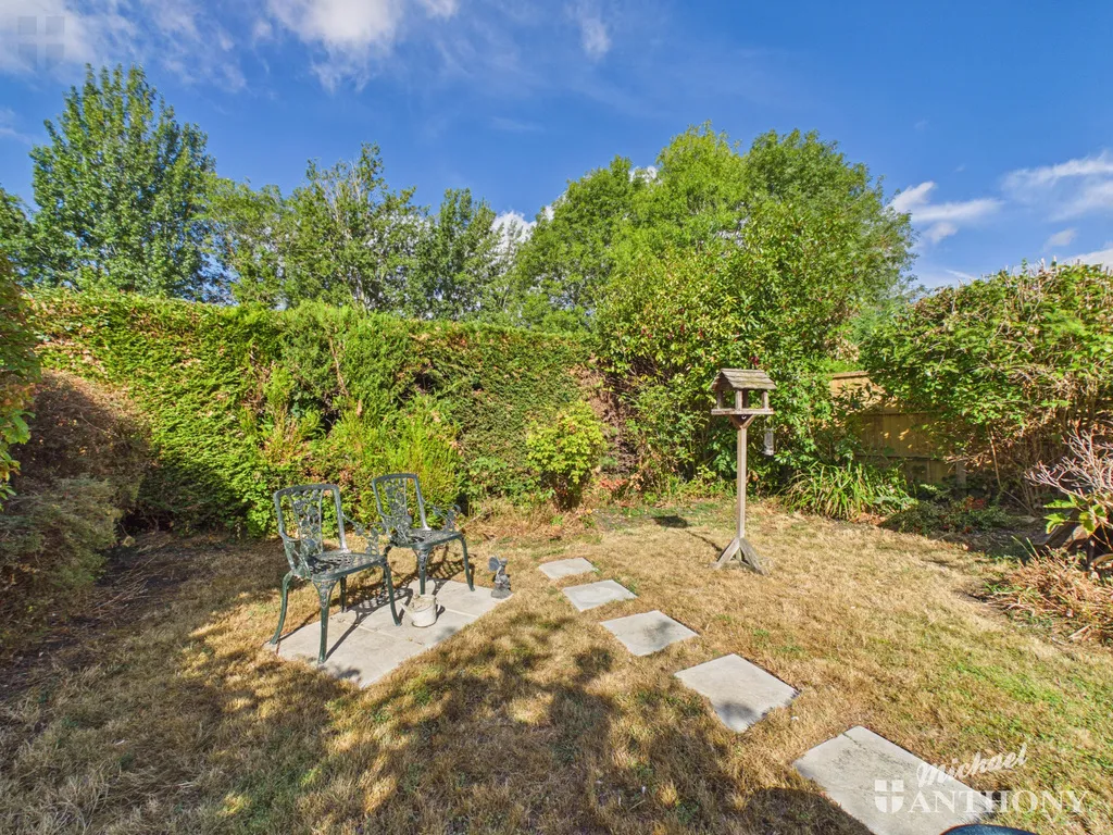 Dover Hedge, Aylesbury, HP21 7AH, photo 15