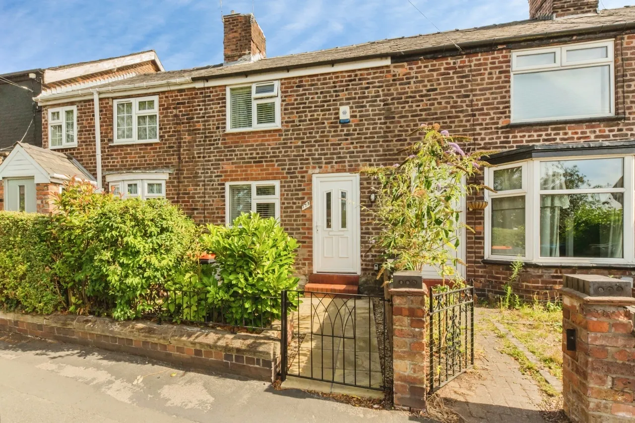 2 bed house for sale — Chester Road, Northwich, Cheshire, CW8