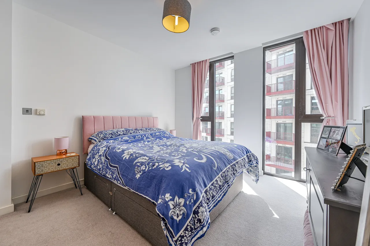 (25% Share) Flat 36, 60 Barge Walk, London, photo 4