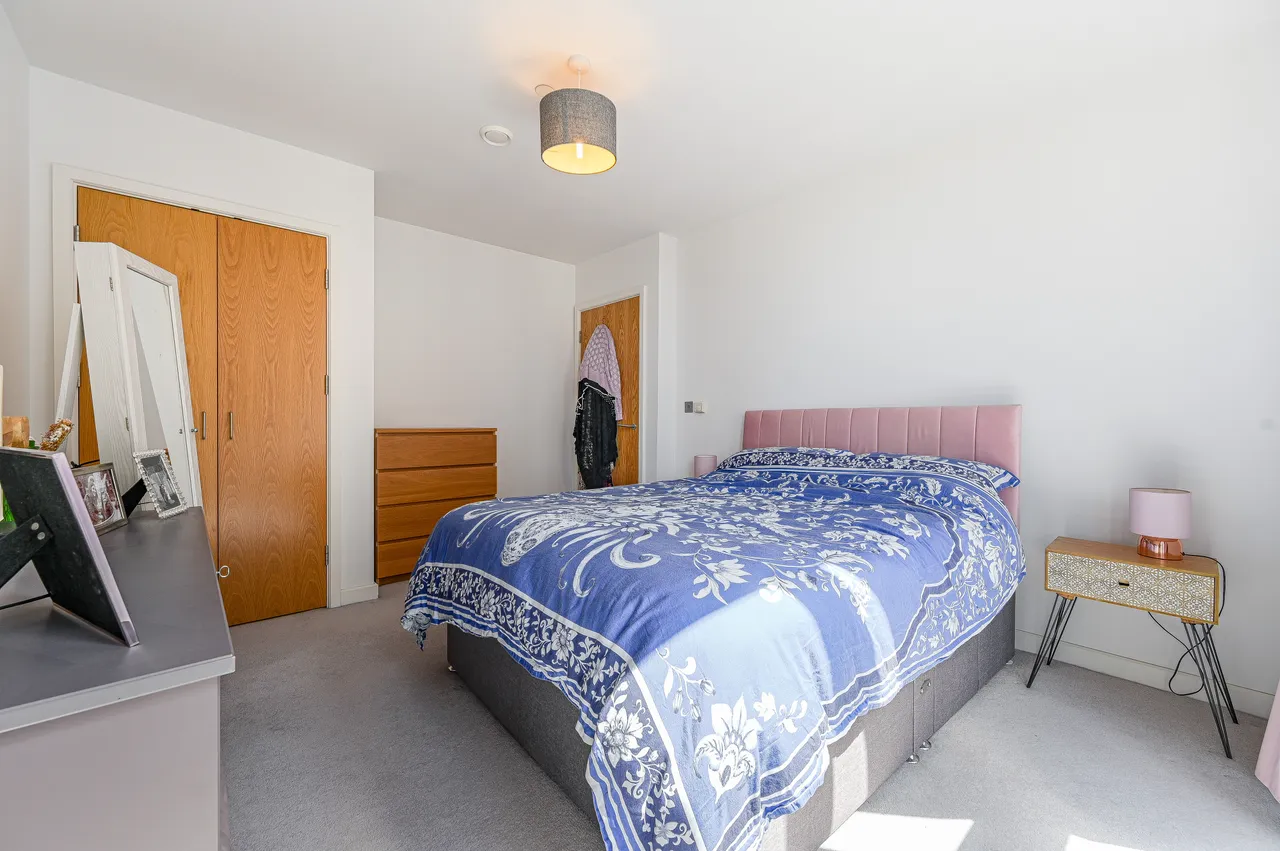 (25% Share) Flat 36, 60 Barge Walk, London, photo 12