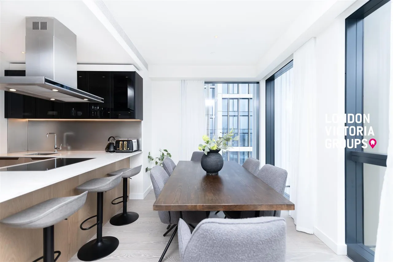 Nine Elms Lane, London, photo 8