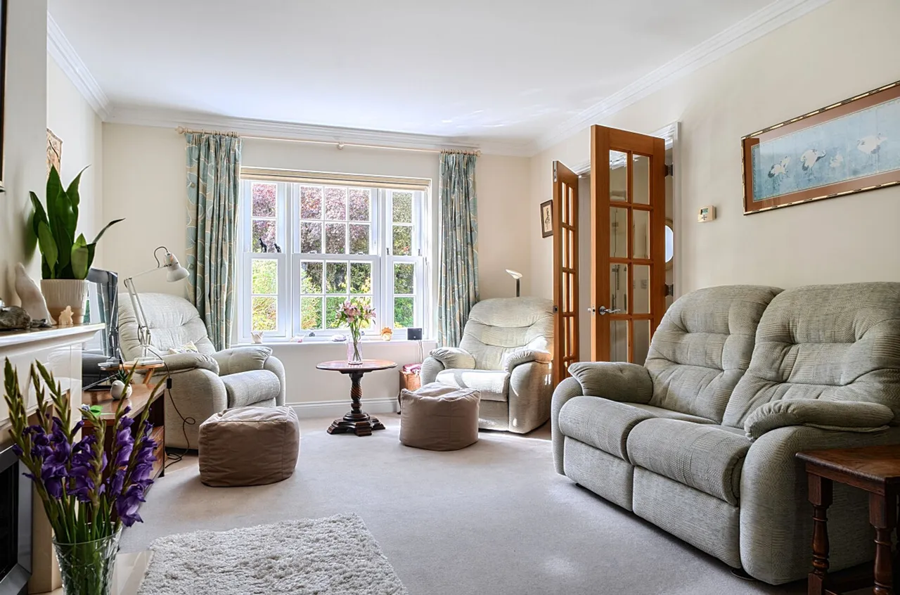 Chantry Hall, Westbourne, PO10, photo 3