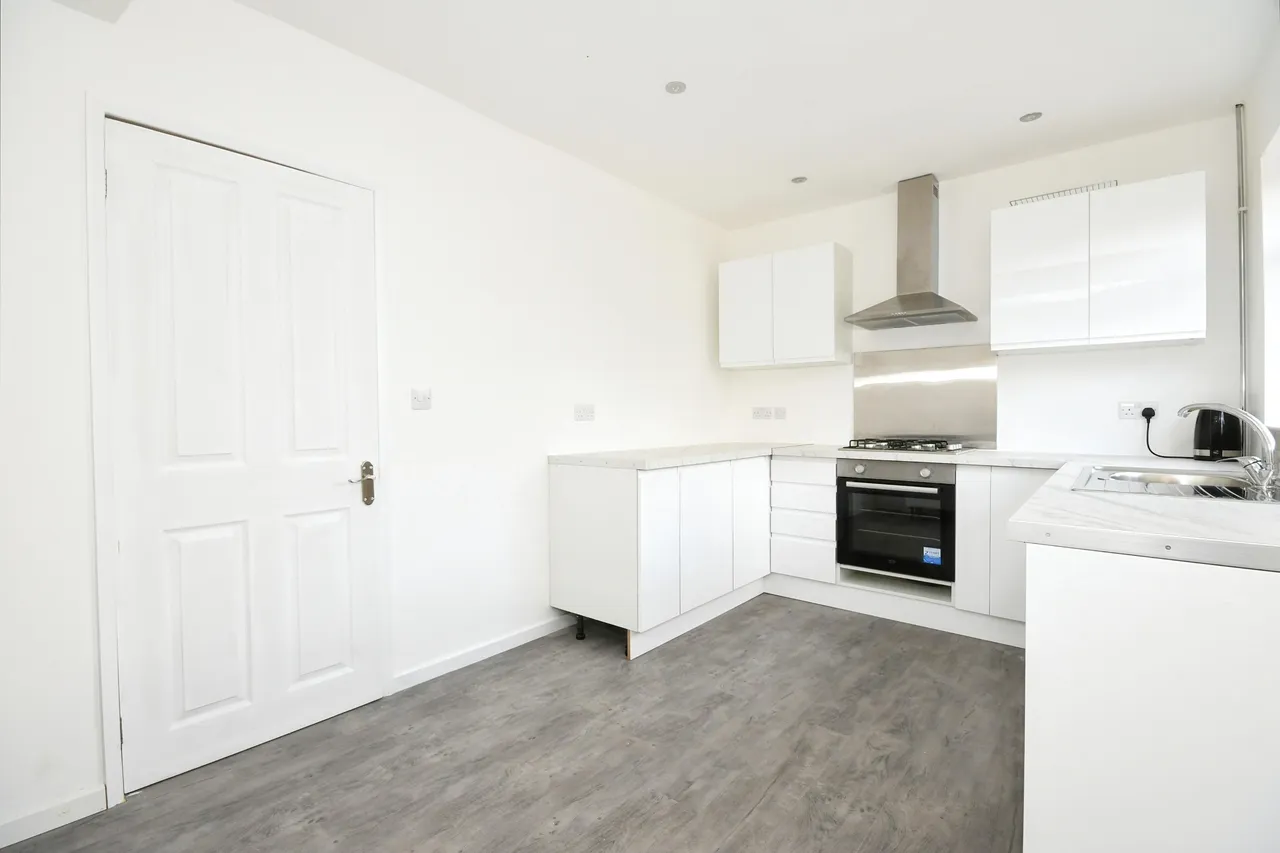 Bank Avenue, Sutton-in-Ashfield, NG17, photo 6