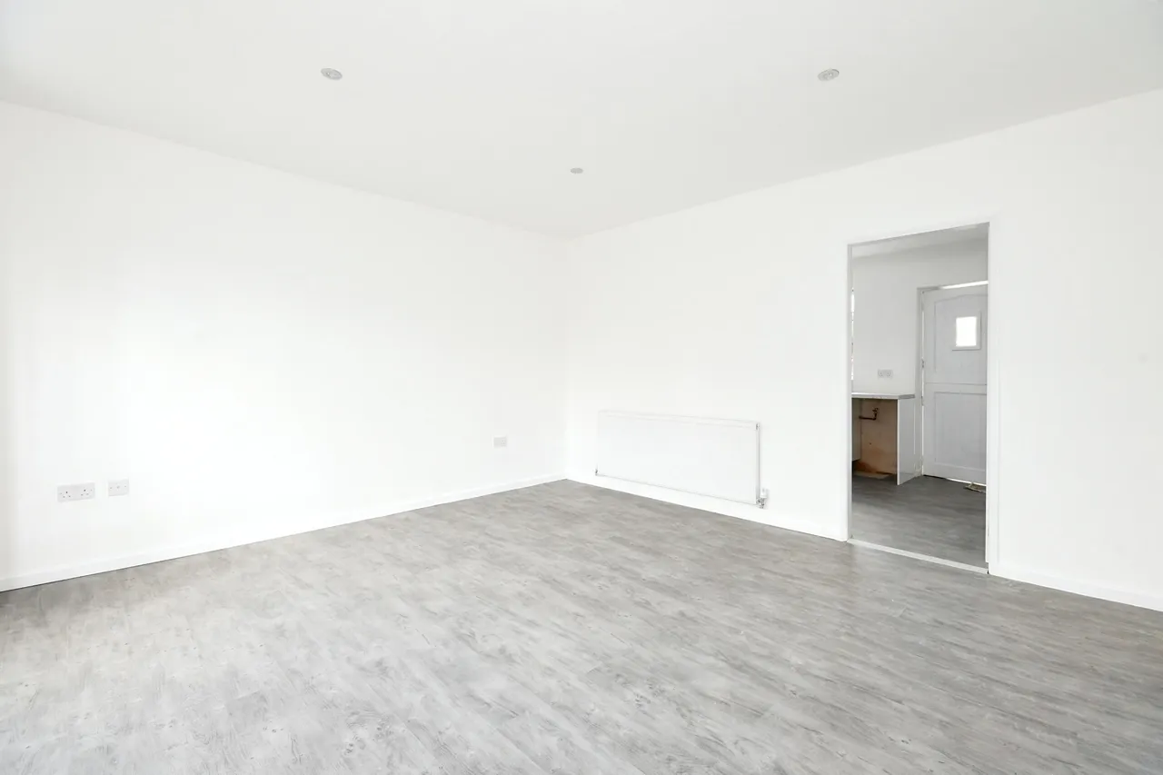 Bank Avenue, Sutton-in-Ashfield, NG17, photo 8