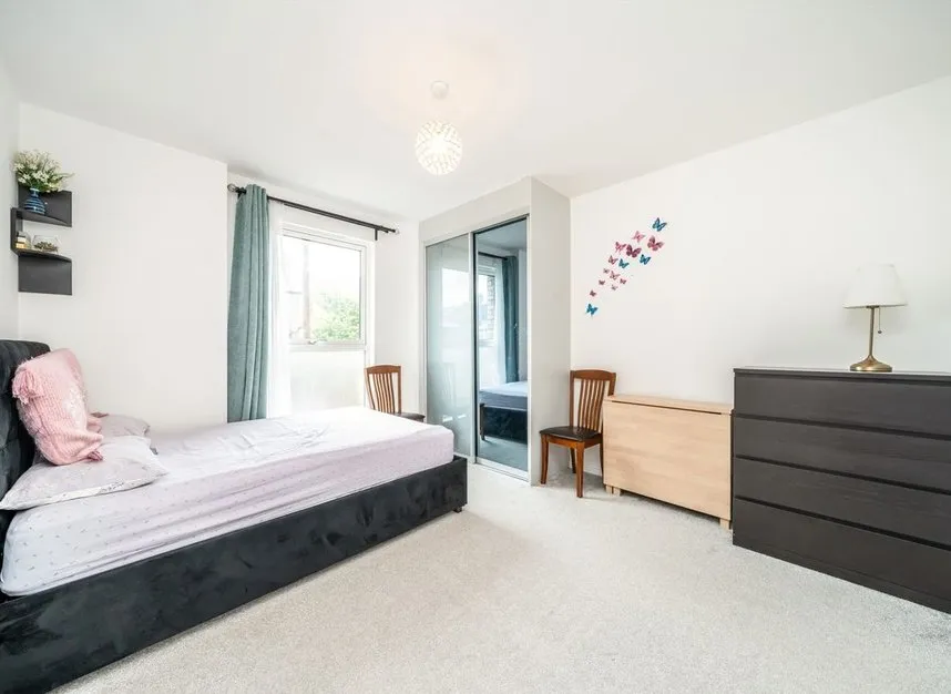 Selbourne Avenue, Hounslow, TW3, photo 4