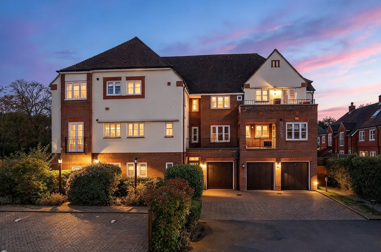 St. Martins Mews, Pyrford, GU22, photo 21
