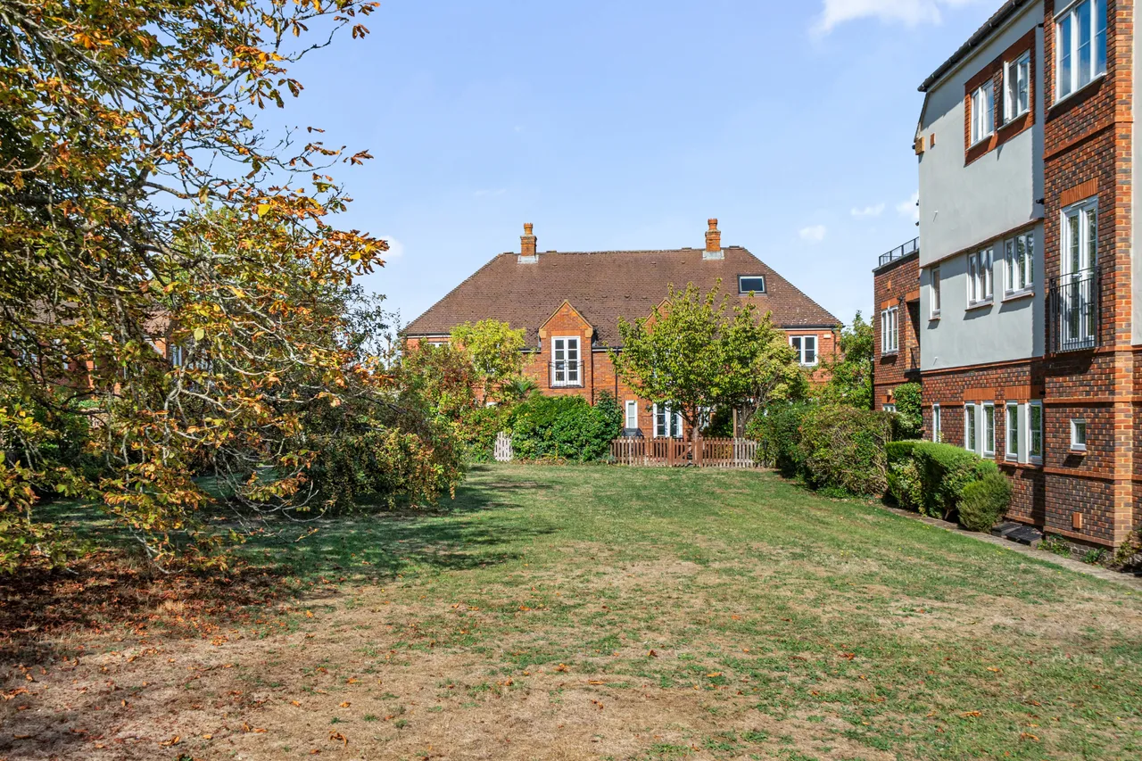 St. Martins Mews, Pyrford, GU22, photo 16