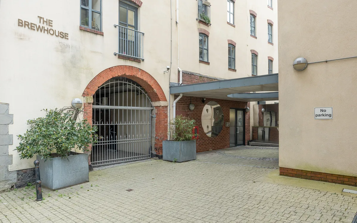 Georges Square, Central Bristol, BS1, photo 11