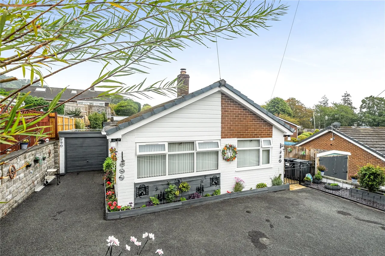 3 bed house for sale, Brynwood Drive, Newtown