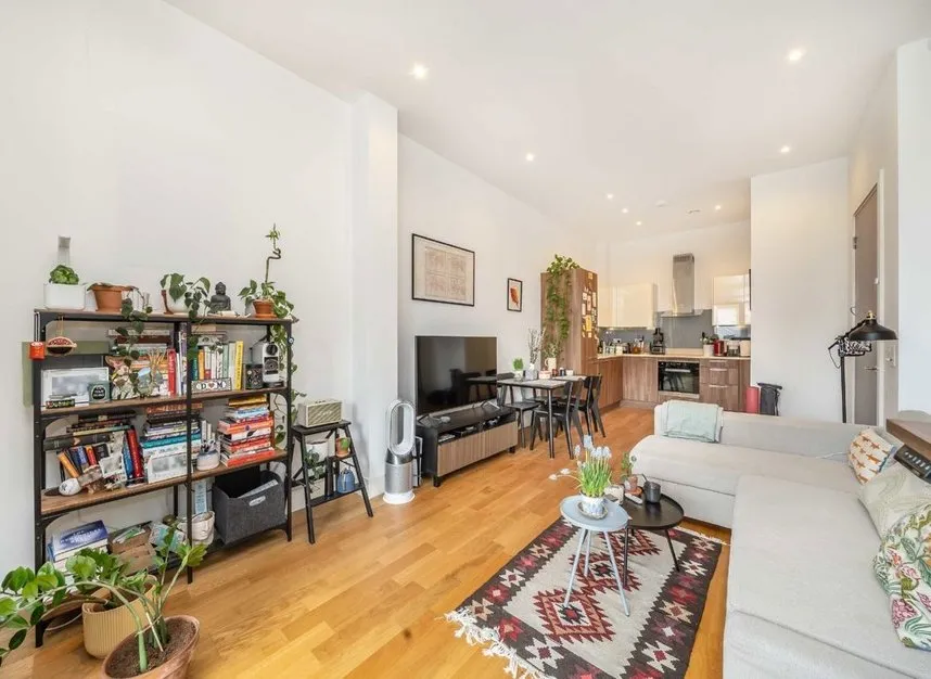 Llanvanor Road, Childs Hill, NW2, photo 3