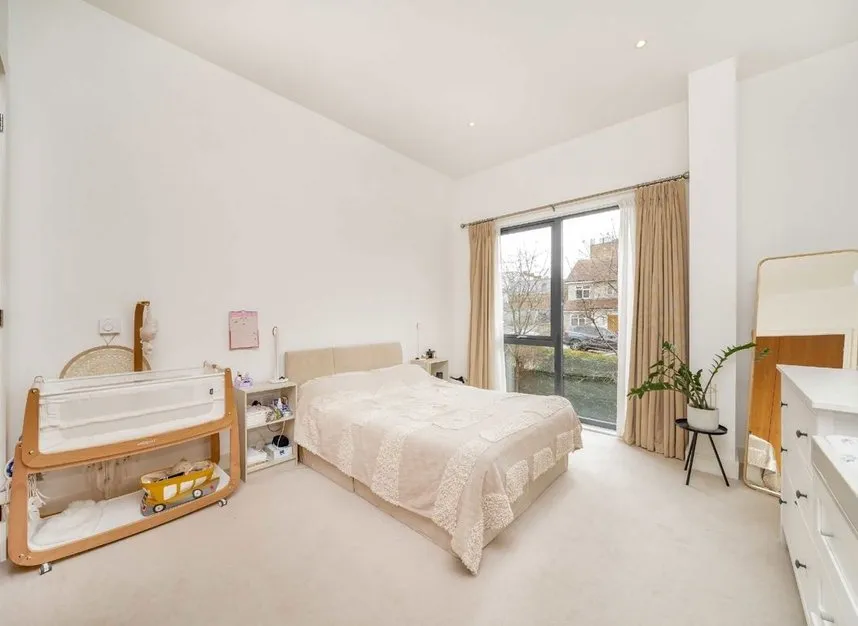 Llanvanor Road, Childs Hill, NW2, photo 5