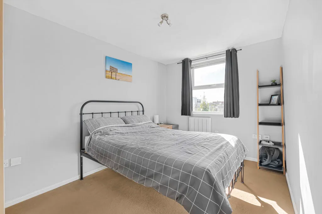Streatham High Road, London, SW16, photo 10