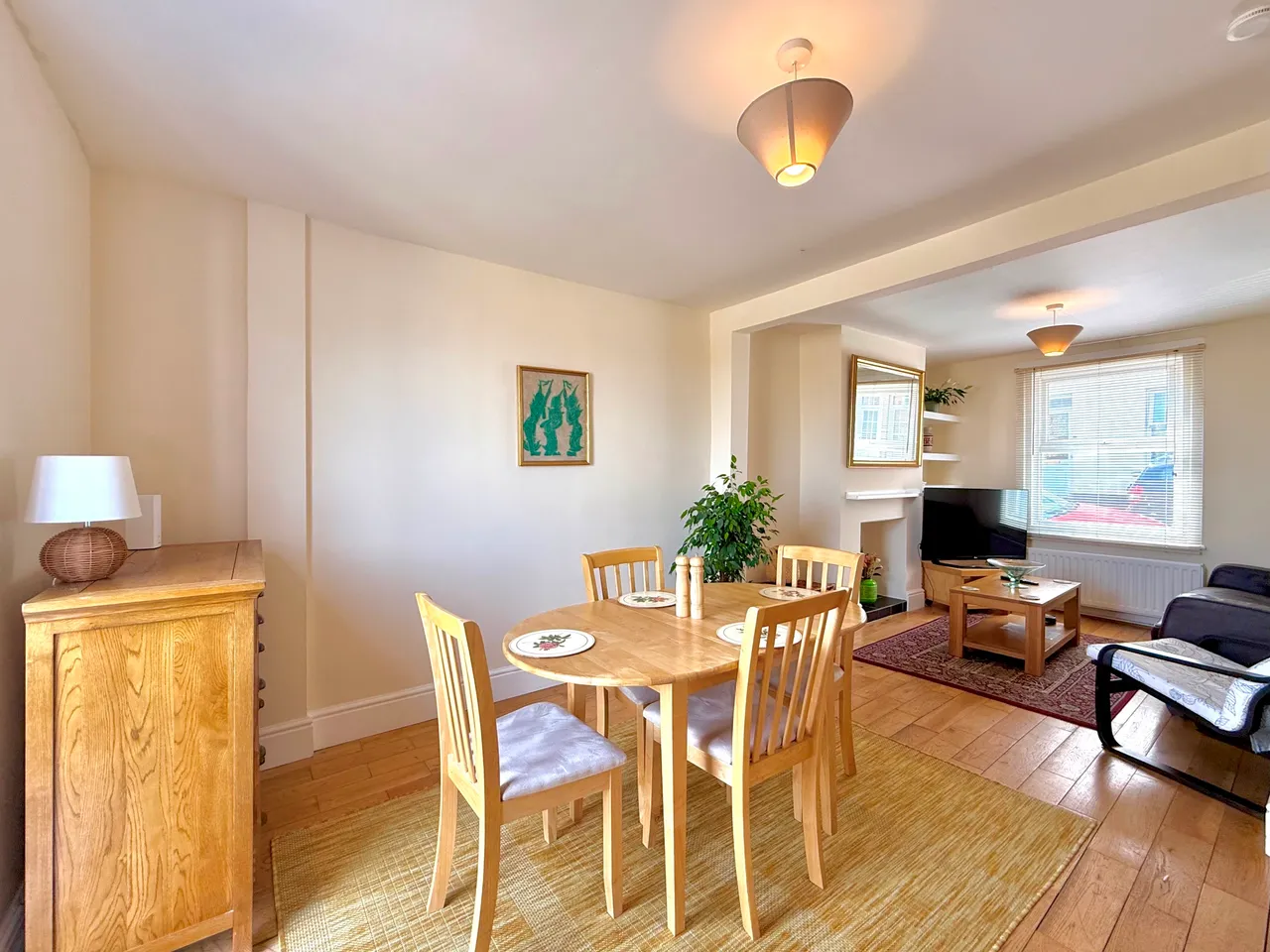 2 bed house for sale — Cross Street, Swindon, Wiltshire, SN1 3JT
