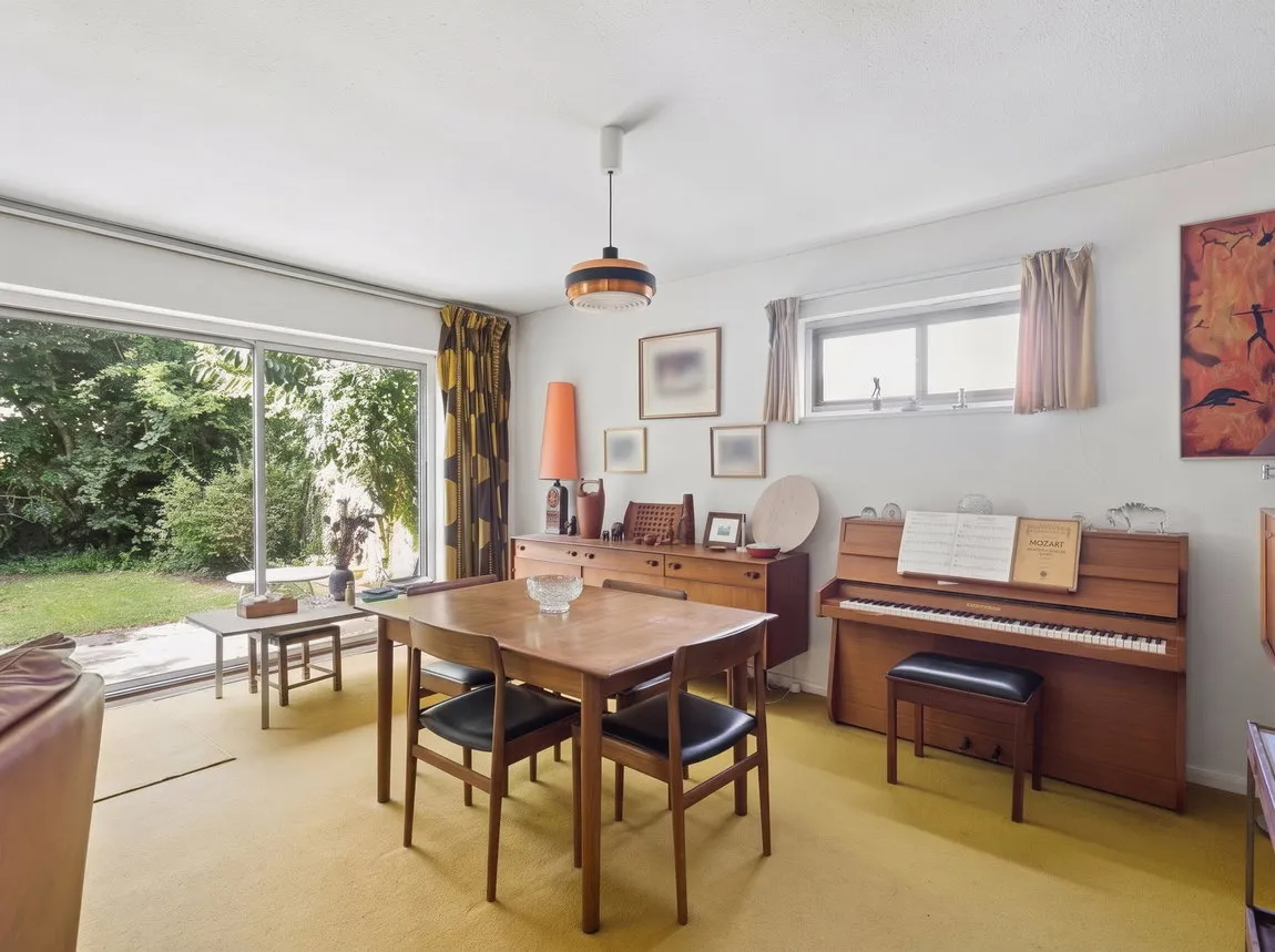 Staplefield Close, Pinner, HA5, photo 4