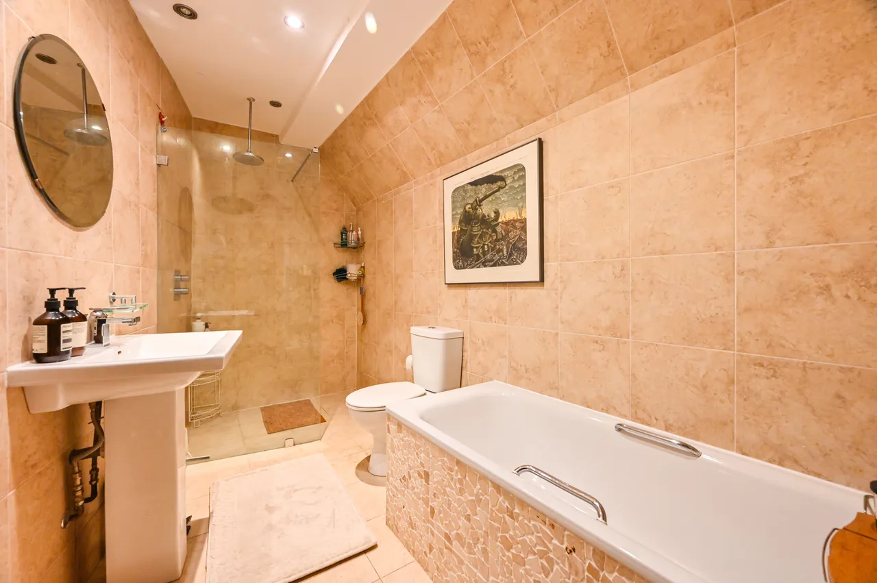 Flat 1 Crown Mews, White Horse Lane, London, photo 9