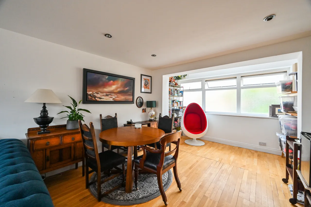 Flat 1 Crown Mews, White Horse Lane, London, photo 4