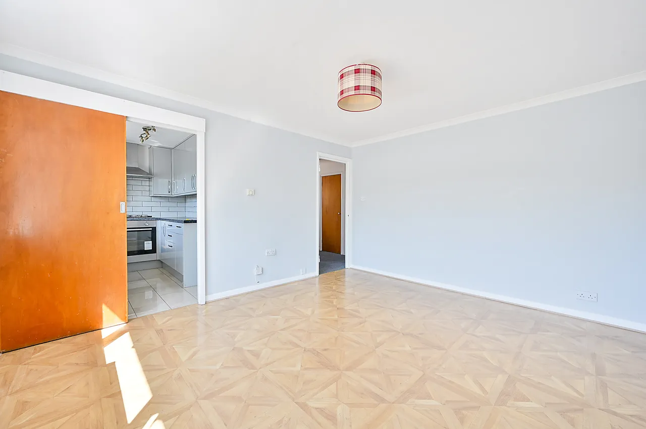 56 Guernsey Close, Hounslow, photo 6