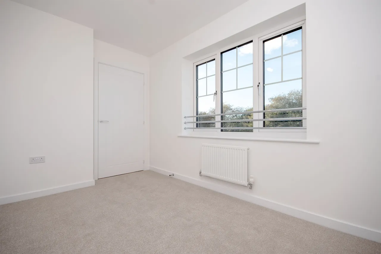 Eyam Close, Kettering, NN14, photo 13