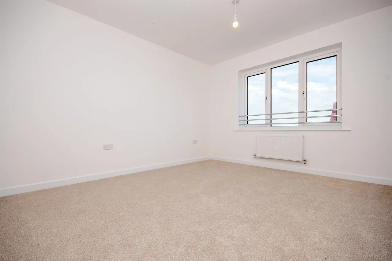 Eyam Close, Kettering, NN14, photo 10