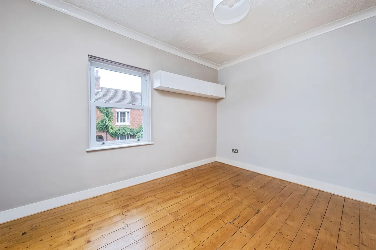 Bury Avenue, Newport Pagnell, photo 10