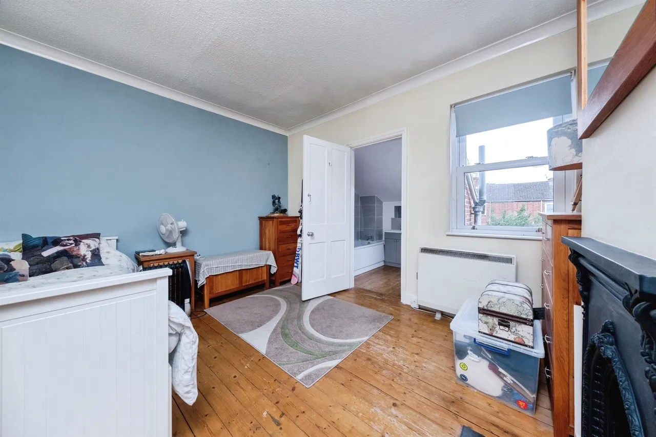 Bury Avenue, Newport Pagnell, photo 11