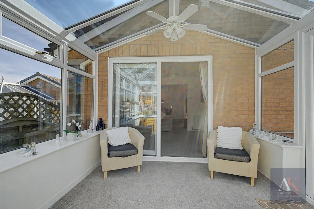Dew Meadow Close, Rochdale OL12 6JT, photo 14