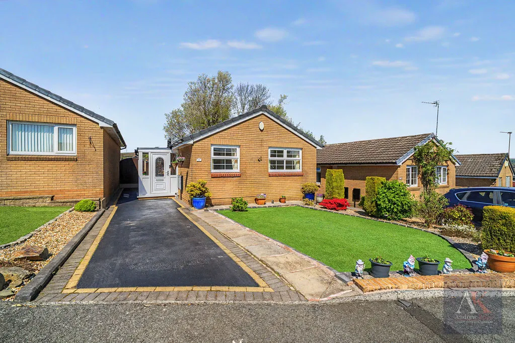 2 bed house for sale — Dew Meadow Close, Rochdale OL12 6JT