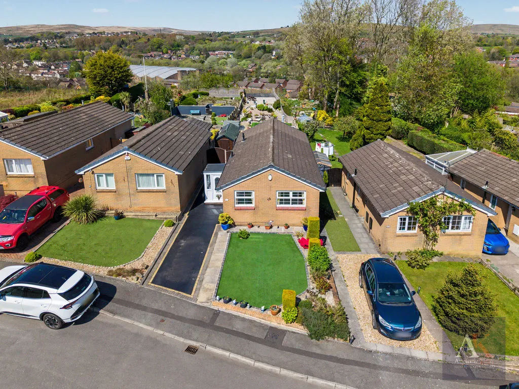 Dew Meadow Close, Rochdale OL12 6JT, photo 23
