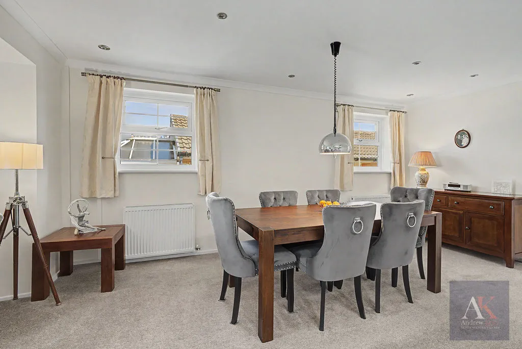 Dew Meadow Close, Rochdale OL12 6JT, photo 8