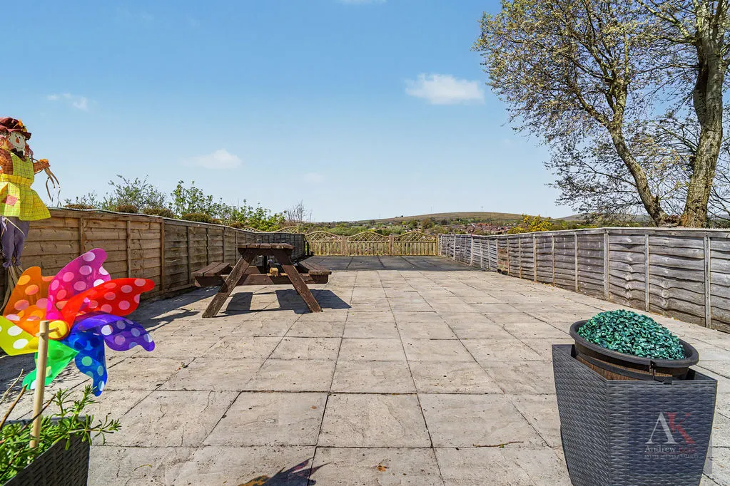 Dew Meadow Close, Rochdale OL12 6JT, photo 17