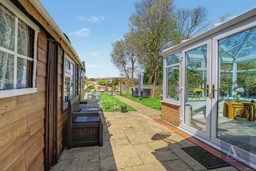 Dew Meadow Close, Rochdale OL12 6JT, photo 22