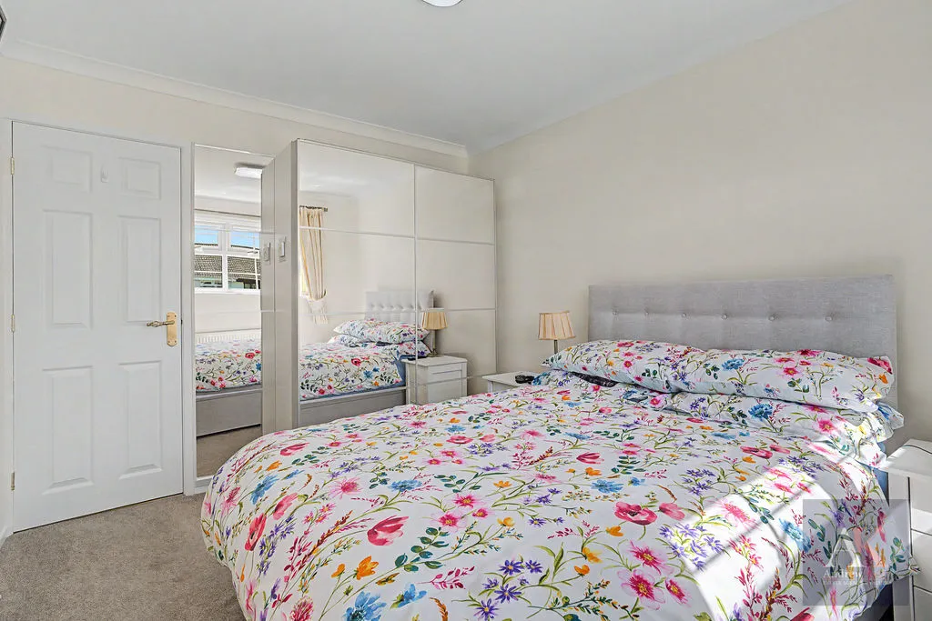 Dew Meadow Close, Rochdale OL12 6JT, photo 6