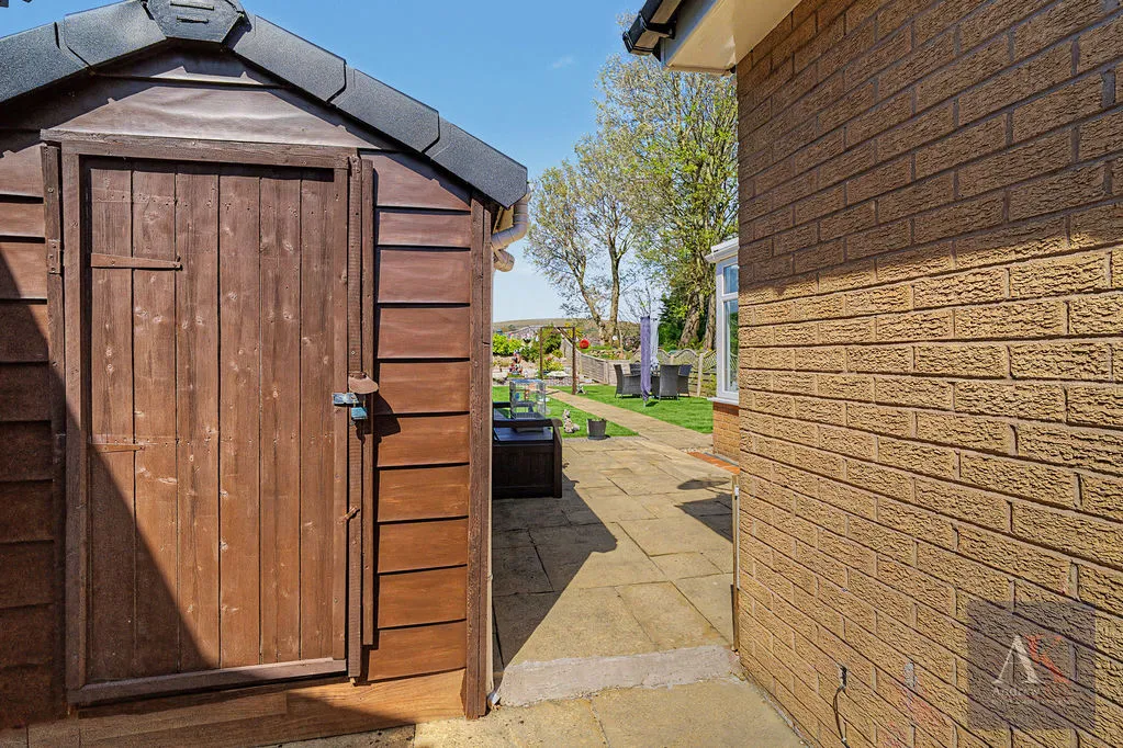 Dew Meadow Close, Rochdale OL12 6JT, photo 21