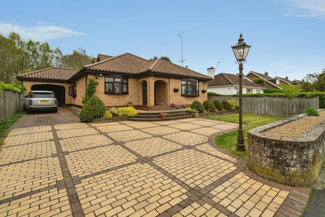 3 bed house for sale — Meadow Drive, Hoveton, Norwich, Norfolk, NR12