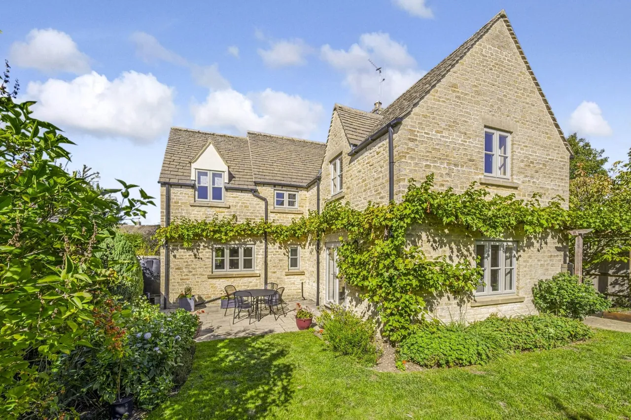 4 bed house for sale, The Secret Garden, South Cerney, GL7