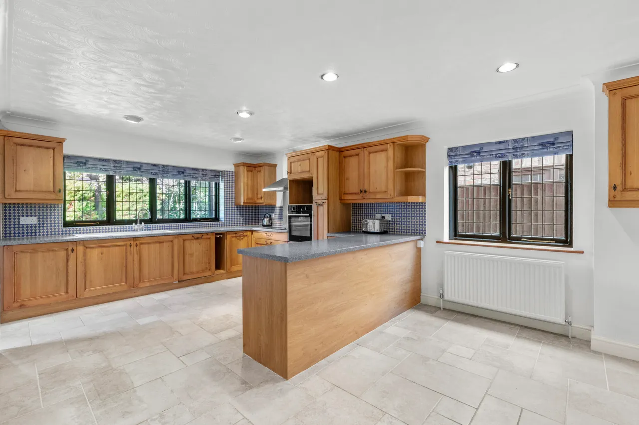 Wendover Road, Stoke Mandeville, HP22, photo 2