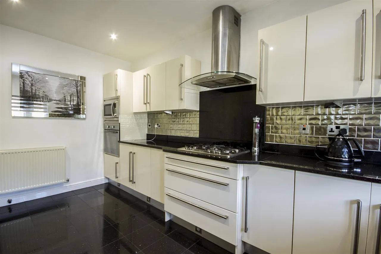 Whalley Road, Ramsbottom, Bury, Lancashire, BL0 0DG, photo 5