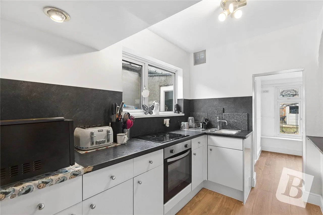 Victory Road, Rainham, RM13, photo 6