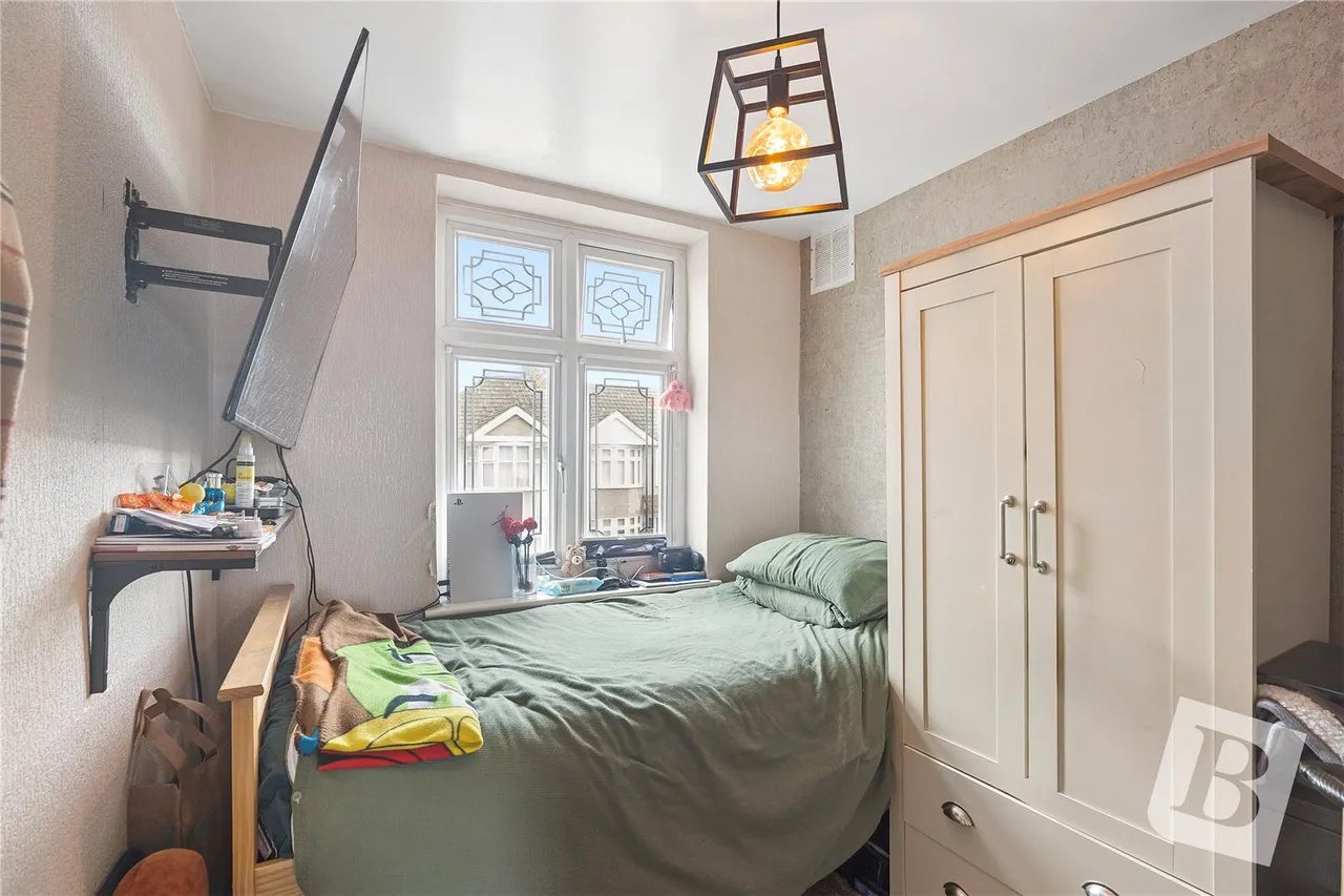 Victory Road, Rainham, RM13, photo 11