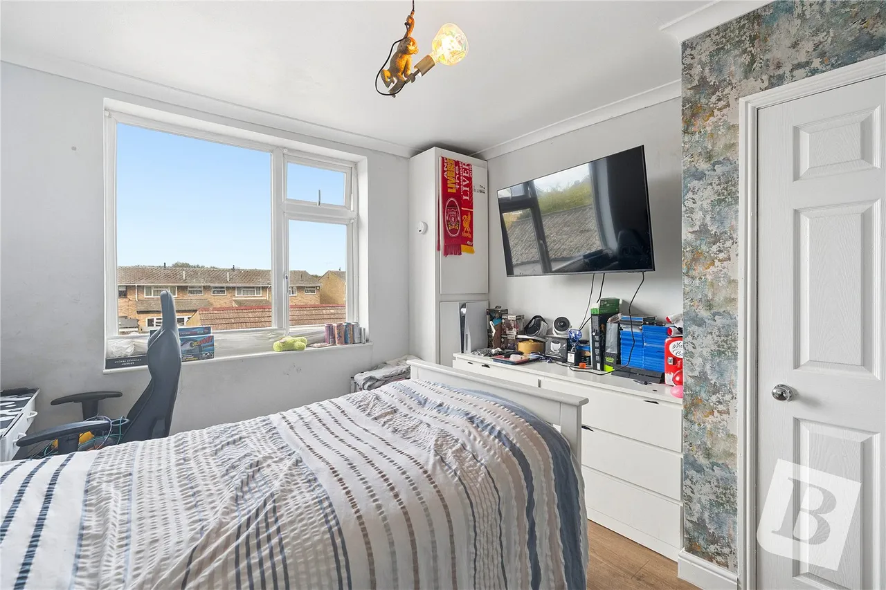 Victory Road, Rainham, RM13, photo 12