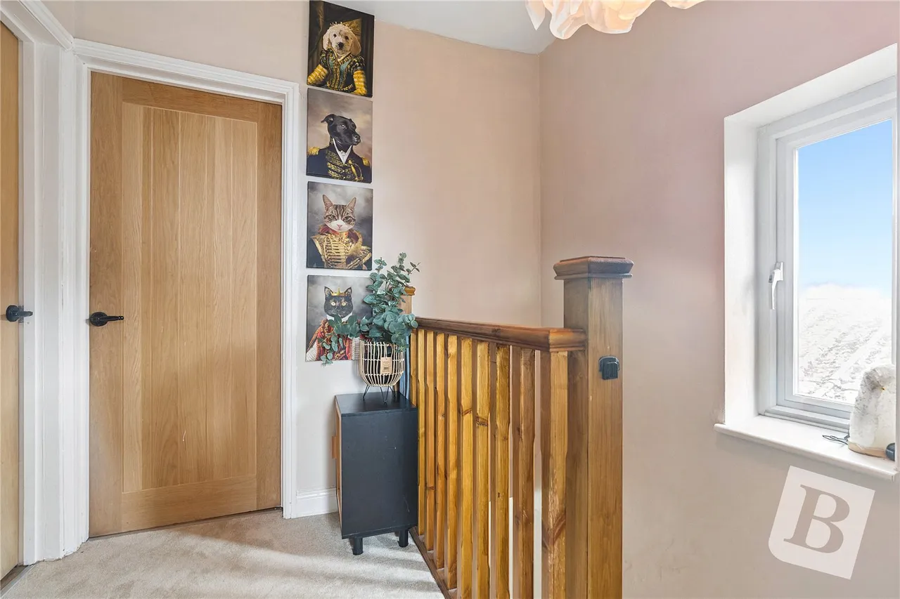 Victory Road, Rainham, RM13, photo 13