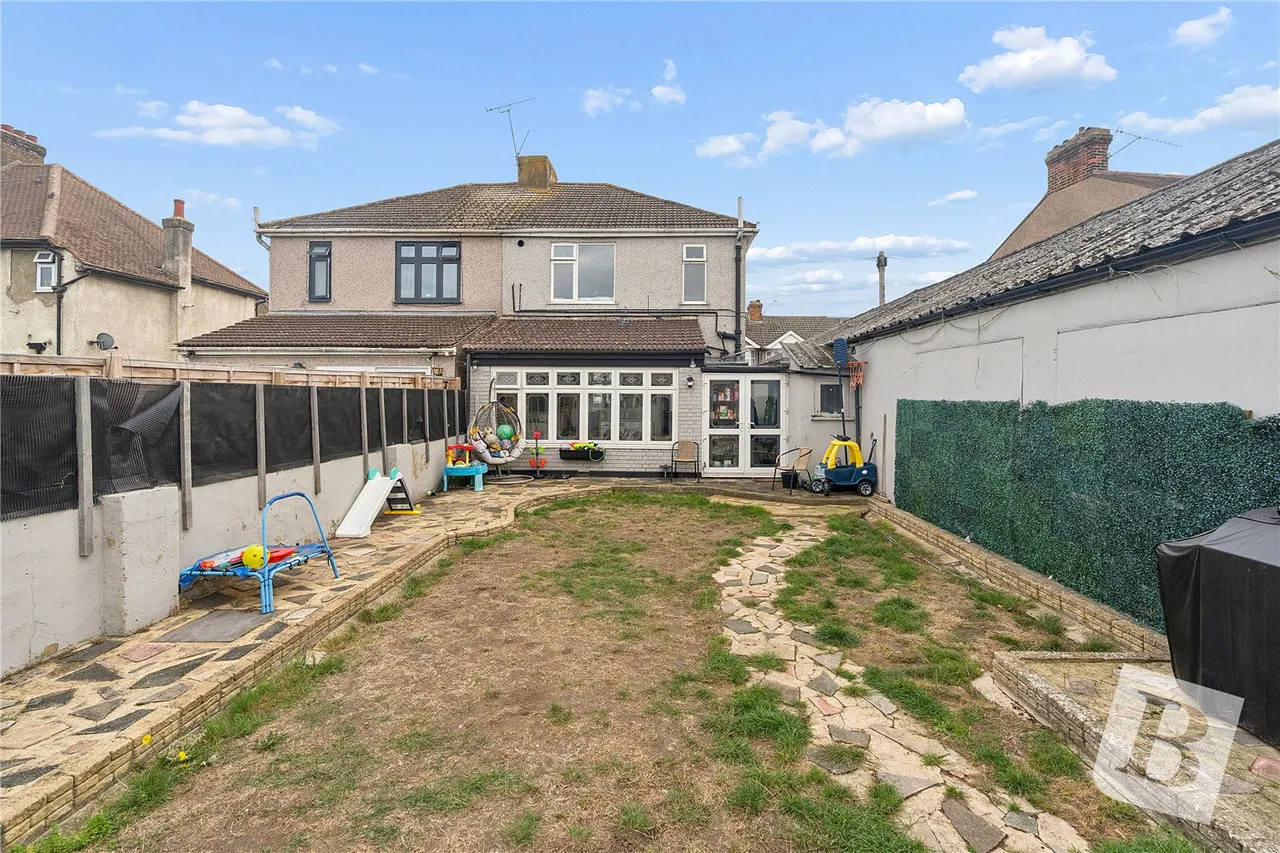 Victory Road, Rainham, RM13, photo 9