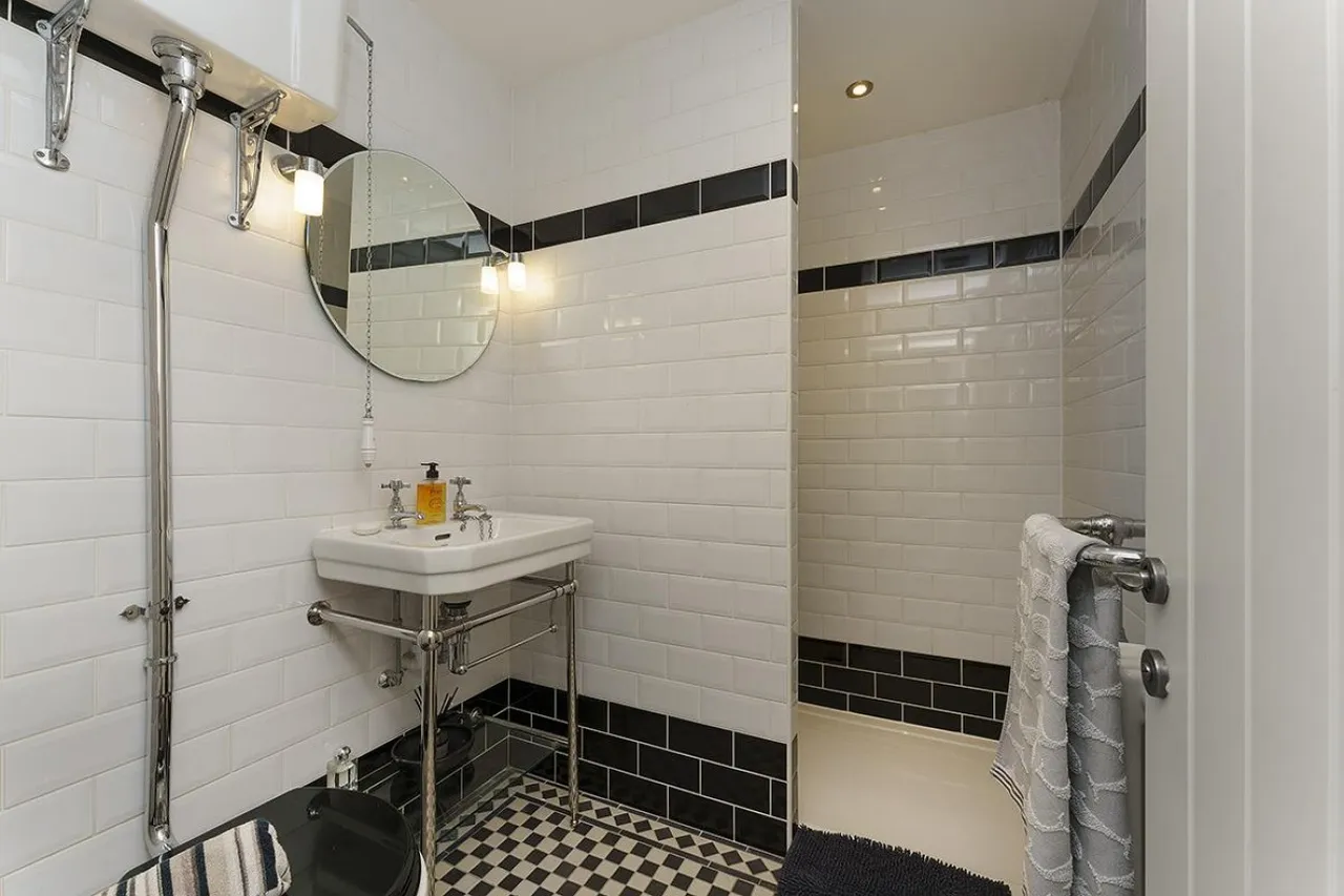 Camp Road, Oldbury-On-Severn, BS35, photo 31