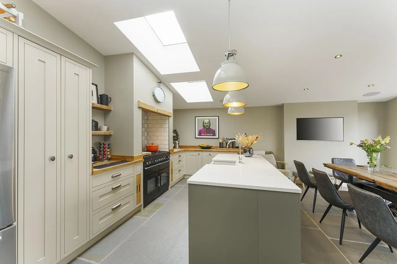 4 bed house for sale, Camp Road, Oldbury-On-Severn, BS35