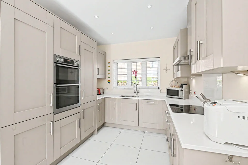 Chapel Drive, Aston Clinton, HP22, photo 7