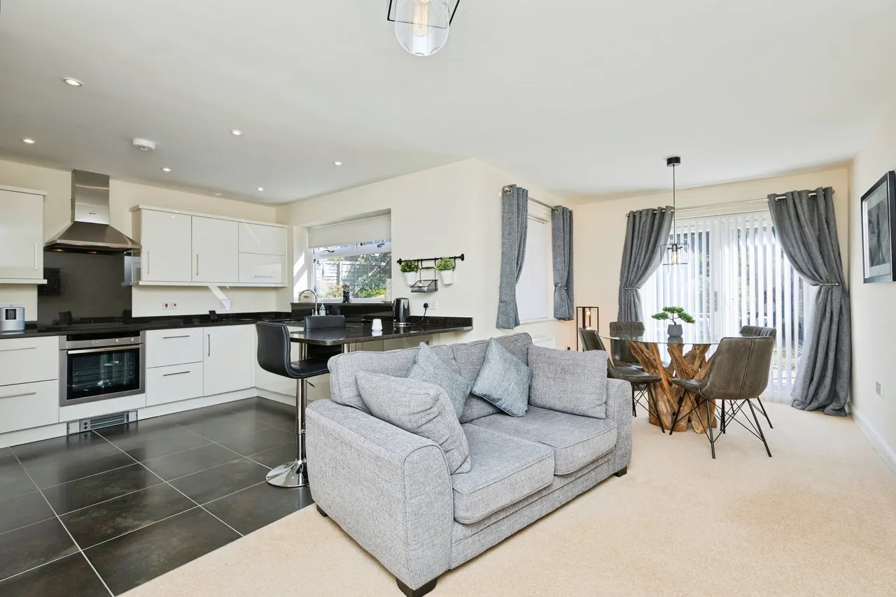 Church Road, Burton-On-Trent, DE13, photo 5