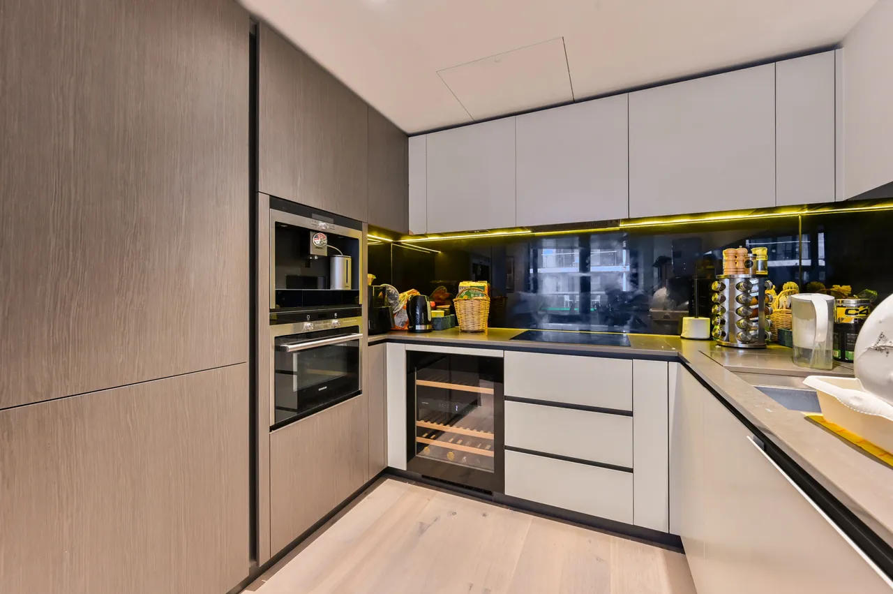 Flat 32, 3 Riverlight Quay, London, photo 5