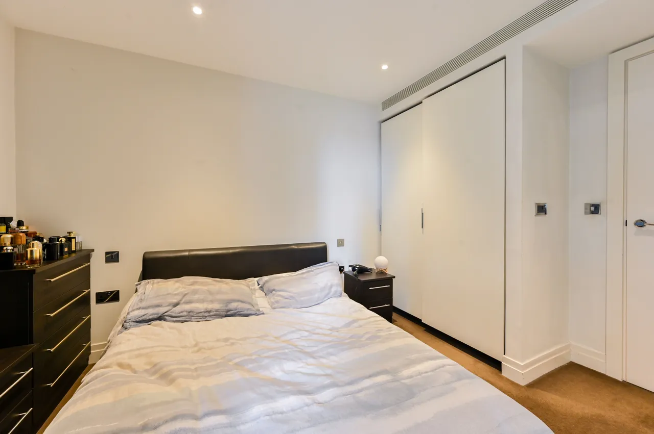 Flat 32, 3 Riverlight Quay, London, photo 6