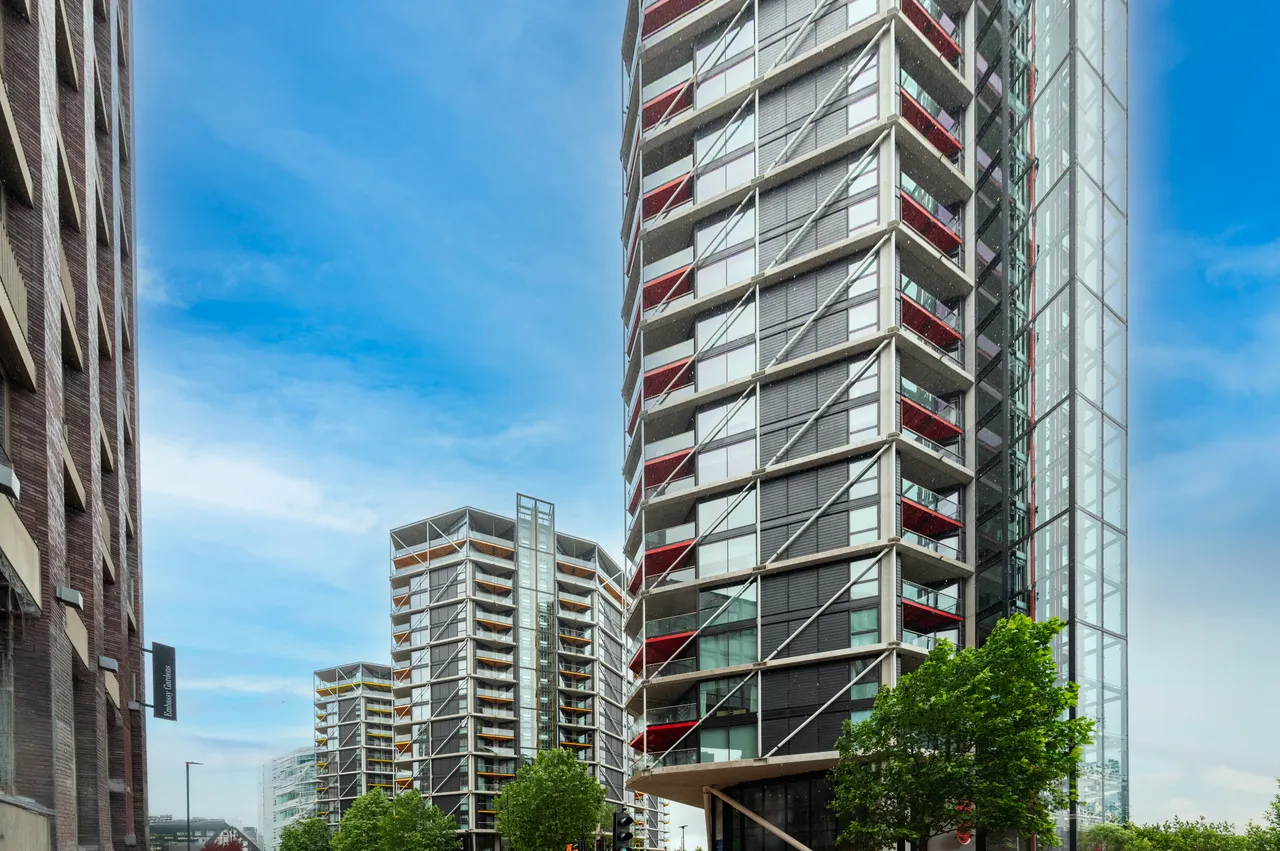 Flat 32, 3 Riverlight Quay, London, photo 10